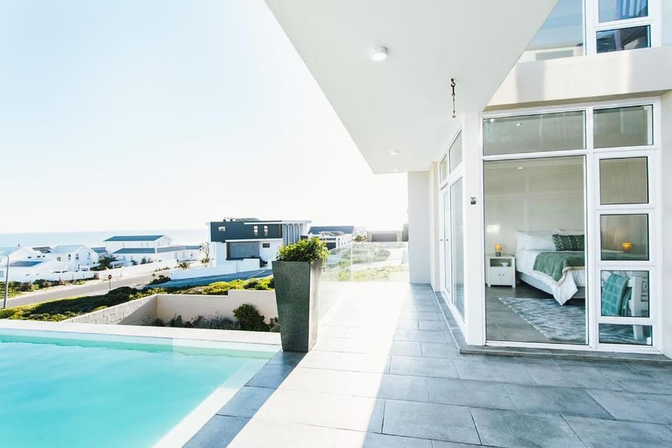 Property building, Pool view, Swimming pool