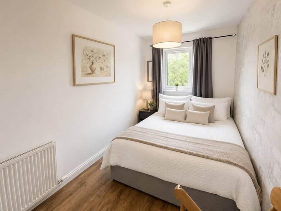 2BR Sleeps 4 Apartment in Glasgow