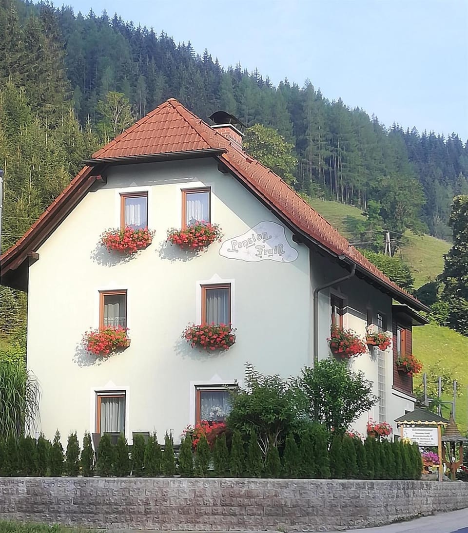 Property building, Day, Natural landscape, Breakfast