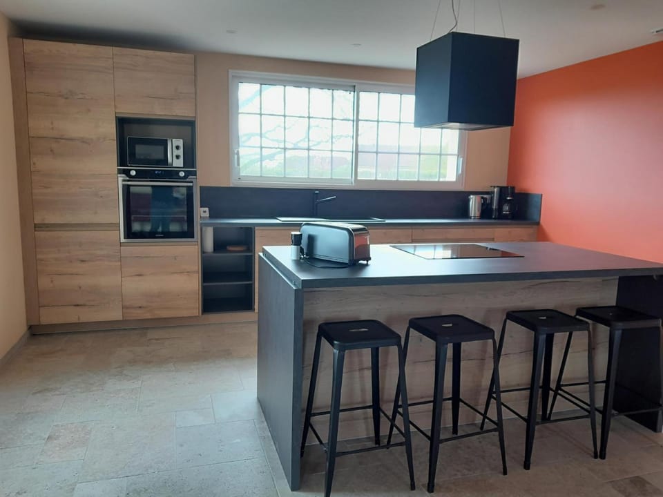 Kitchen or kitchenette, Living room