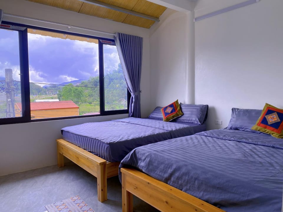 Bedroom, Mountain view