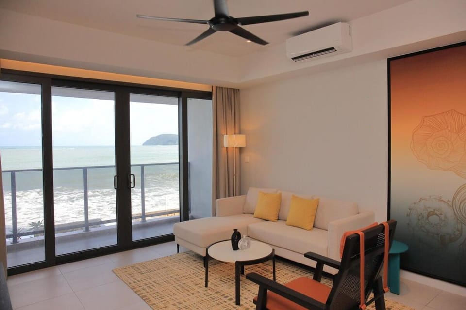 Beach Front Merissa Services Suite by Rimba Hill Villa in Kedah