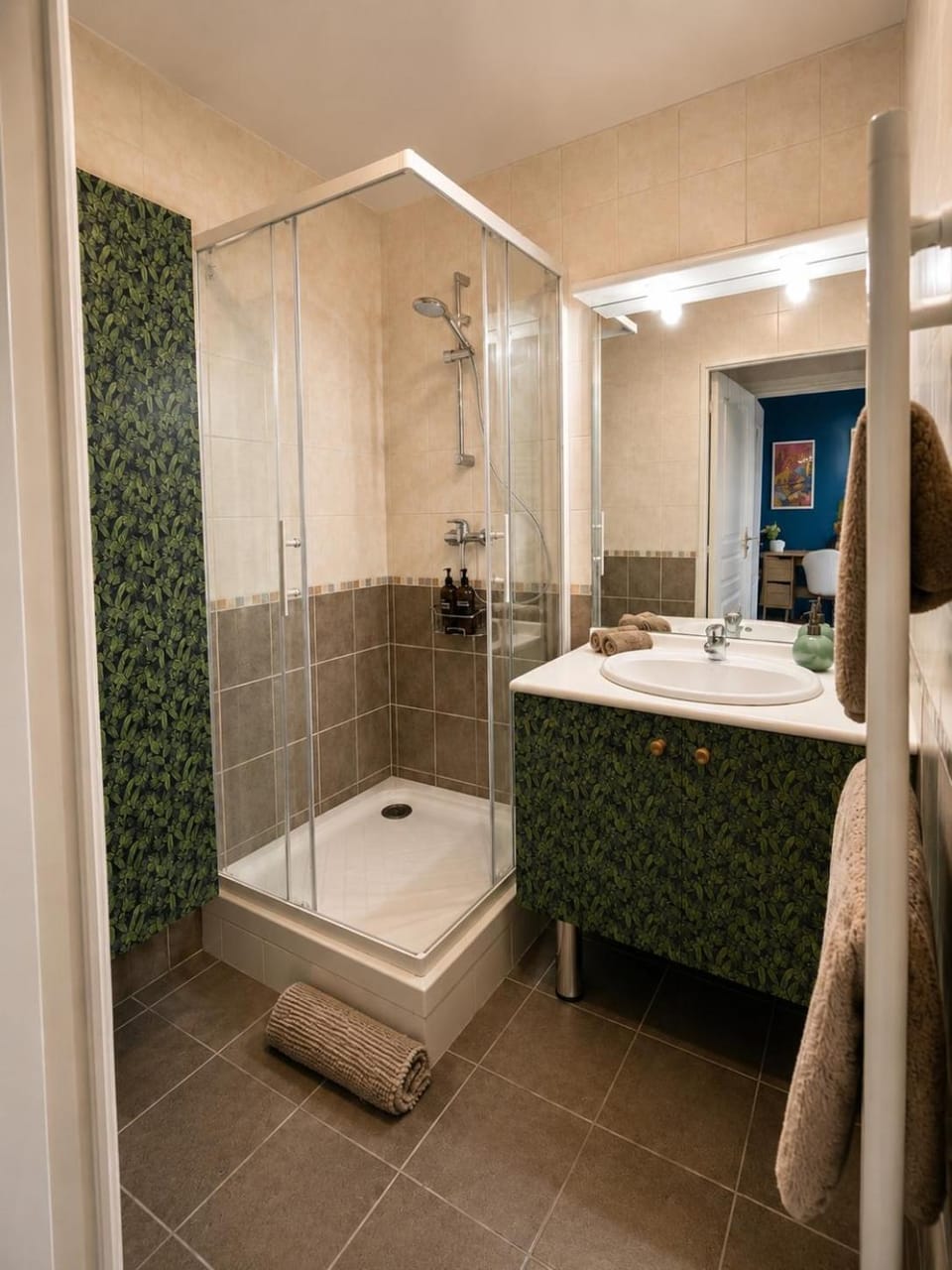 Shower, Bathroom, towels