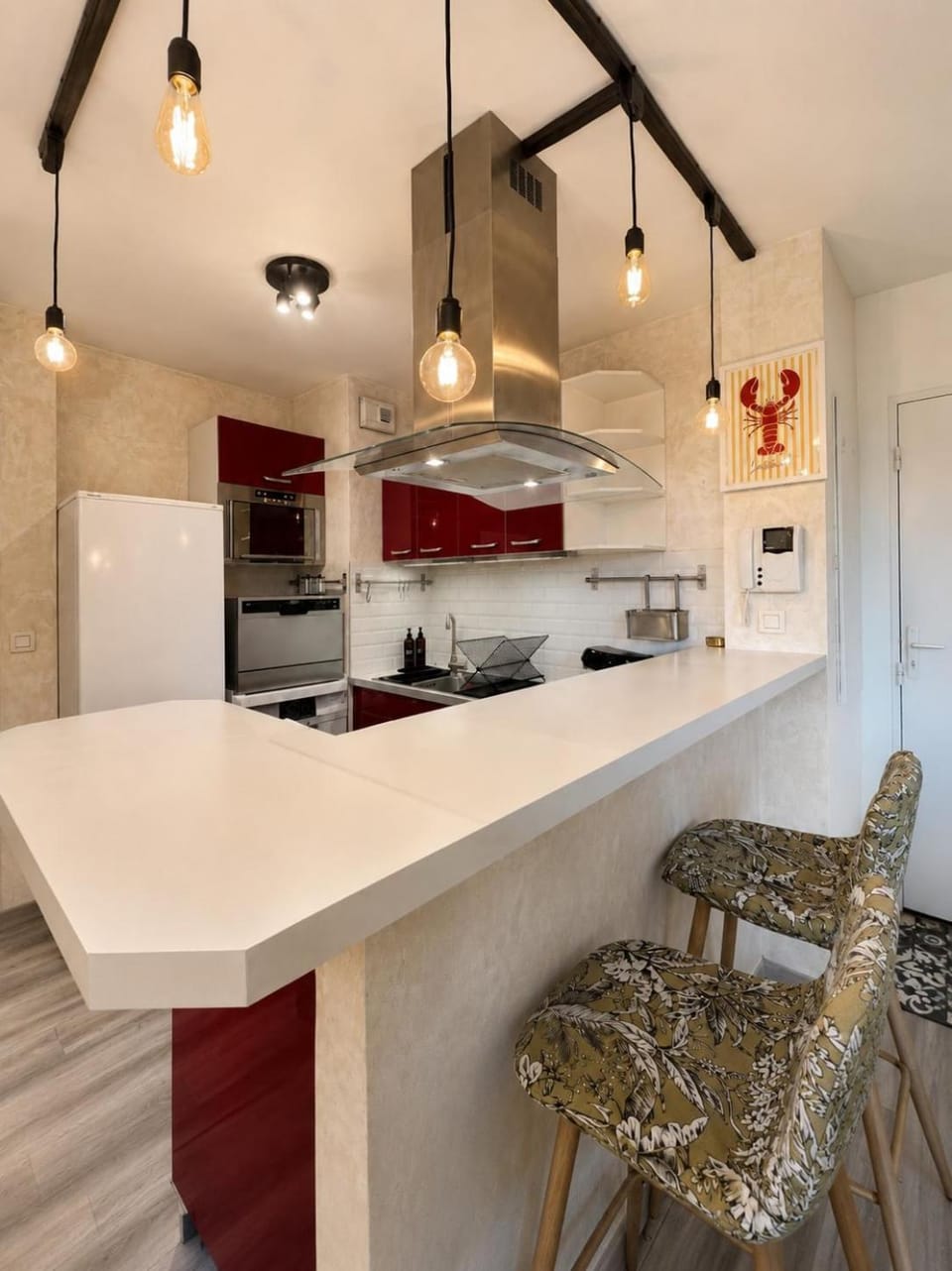 Kitchen or kitchenette, Dining area, stove