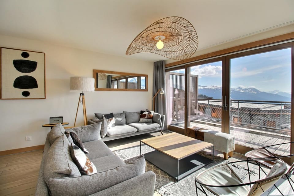 Day, Natural landscape, View (from property/room), Balcony/Terrace, Living room, Mountain view, Time of day, internet