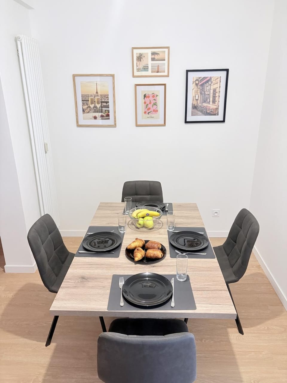 Dining area, Food