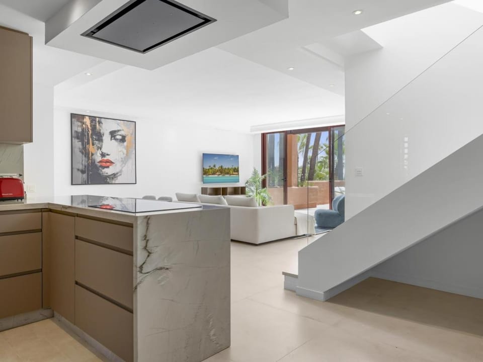 Kitchen or kitchenette, Living room