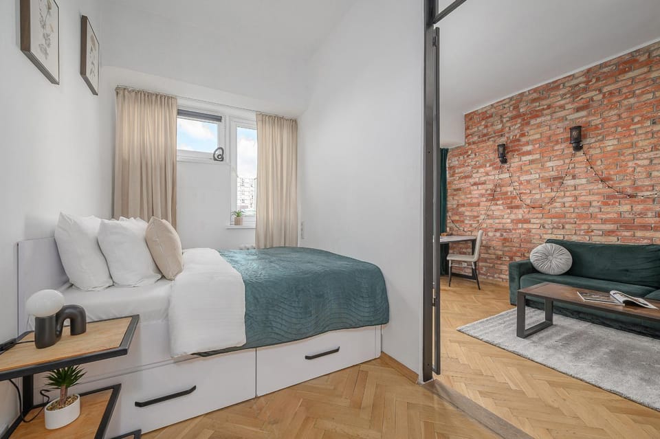 Bed, Living room, Photo of the whole room, Seating area, Bedroom