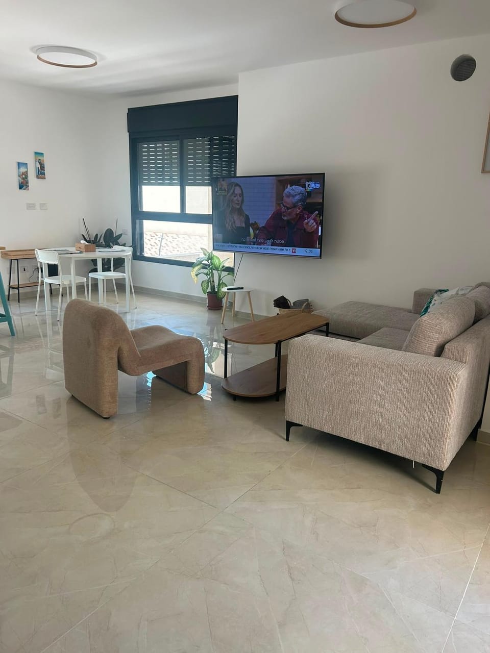 TV and multimedia, Seating area