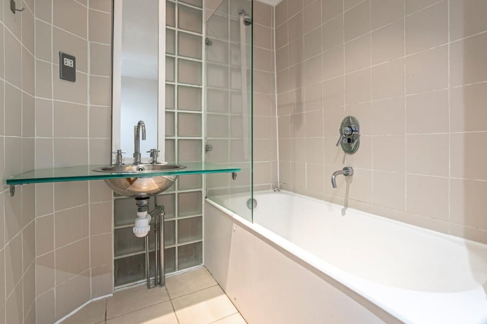 Original 2 bedroom Apartment in Hoxton Shoreditch Apartment in London Borough of Islington