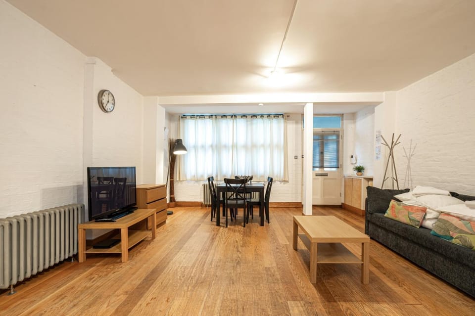 Original 2 bedroom Apartment in Hoxton Shoreditch Apartment in London Borough of Islington