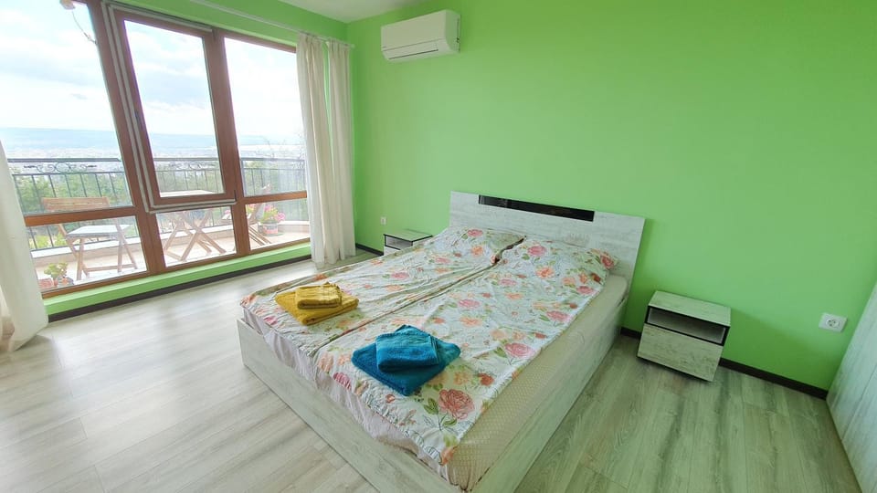 Bed, Photo of the whole room, Bedroom, Parking, internet, towels, air conditioner