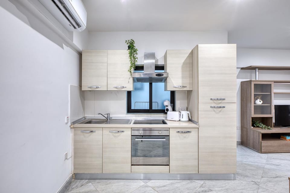 NEW LISTING - 2BR in the Heart of Sliema by SF Homes Apartment in Sliema