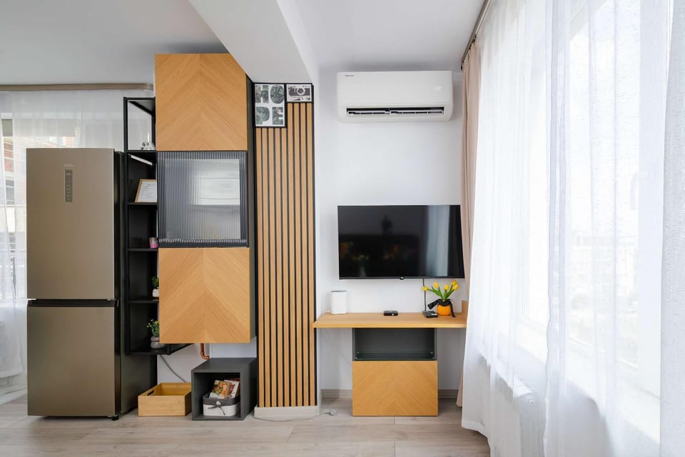TV and multimedia, air conditioner