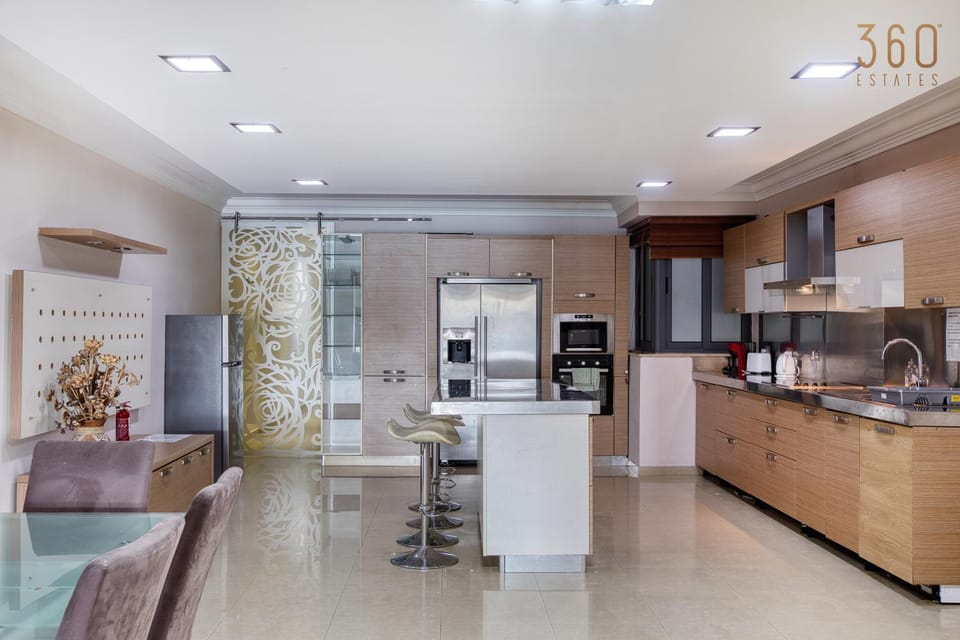 Coffee/tea facilities, Kitchen or kitchenette, Seating area, dishwasher, oven, stove, toaster