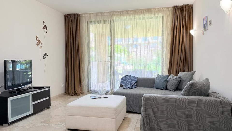Kaliakria 76 - Ground floor with a Pool View Apartment in Dobrich Province, Bulgaria