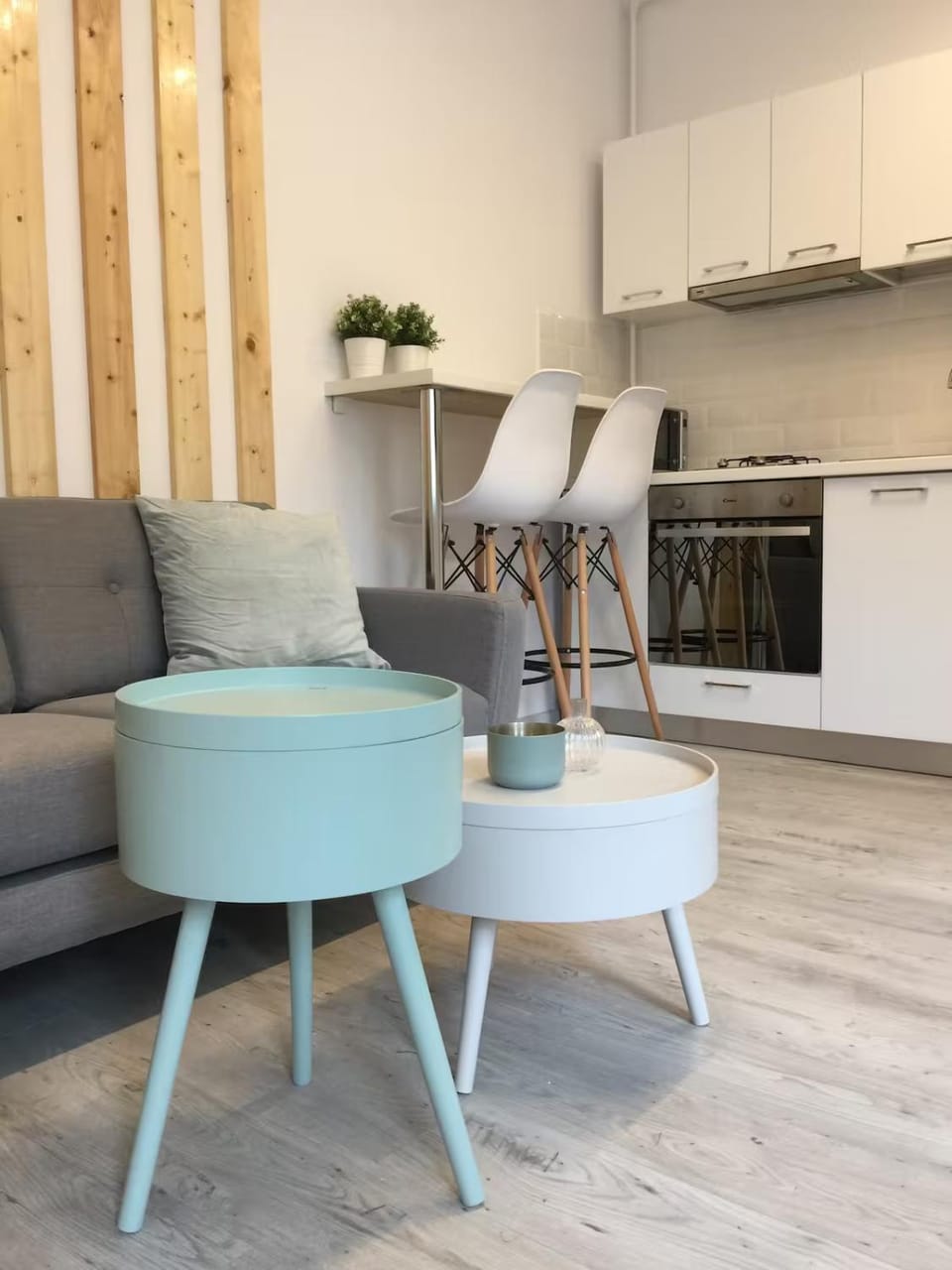 Kitchen or kitchenette, Living room