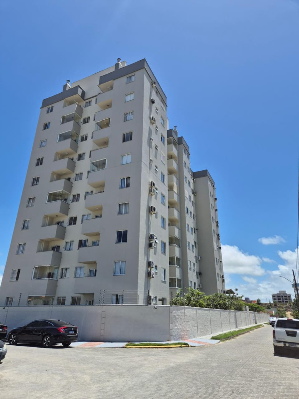 Easy Club 308 Apto 2 quartos Ar condicionado Wi-Fi Netflix Prime piscina Elevador Churrasqueira Sacada 200 m da praia Ideal para Famílias e Amigos Reserve agora Apartment in State of Santa Catarina