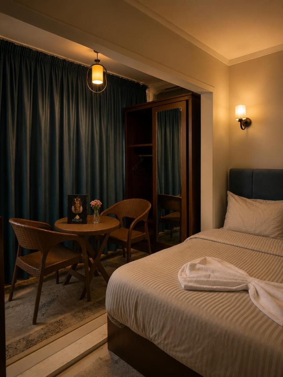 Bed, Living room, Photo of the whole room, Seating area, Bedroom, towels