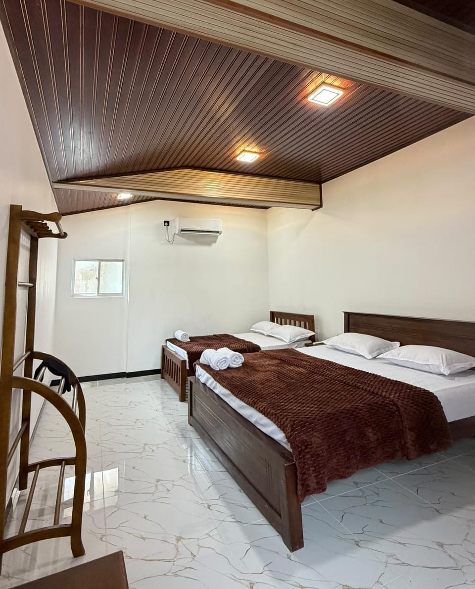 Bed, Photo of the whole room, Bedroom, air conditioner