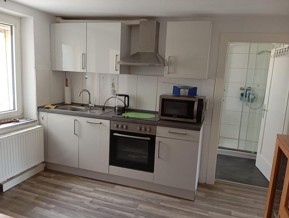 Kitchen or kitchenette, Living room
