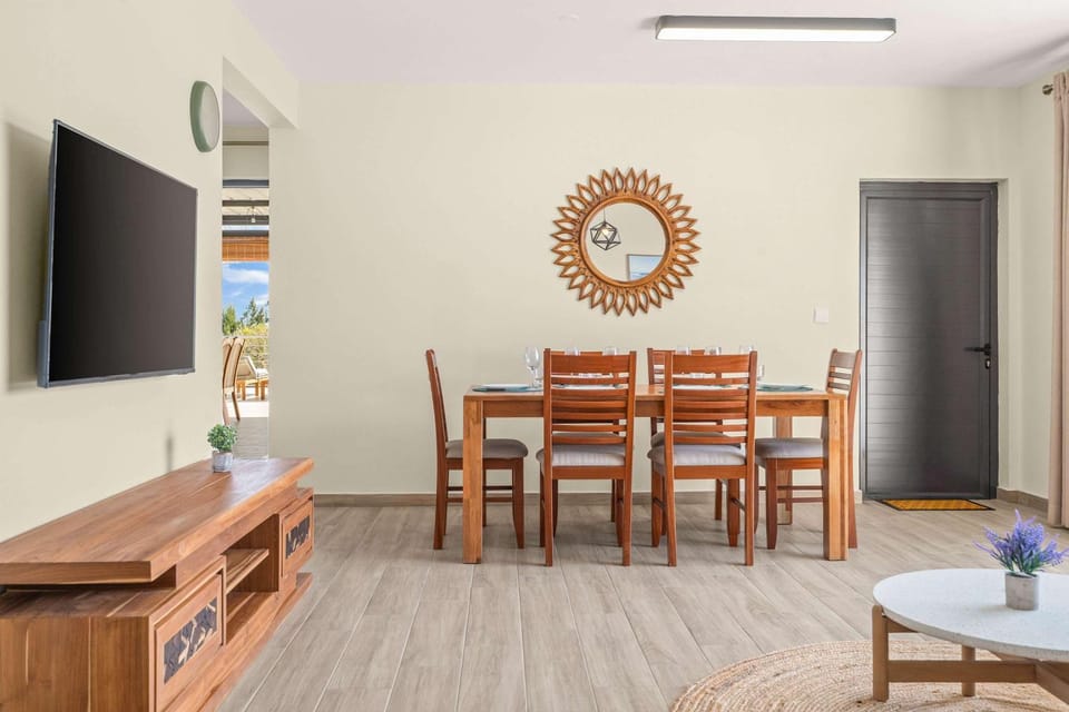 Penthouse Koa - Modern Rooftop Sea & Mountain View Apartment in Rivière Noire District, Mauritius