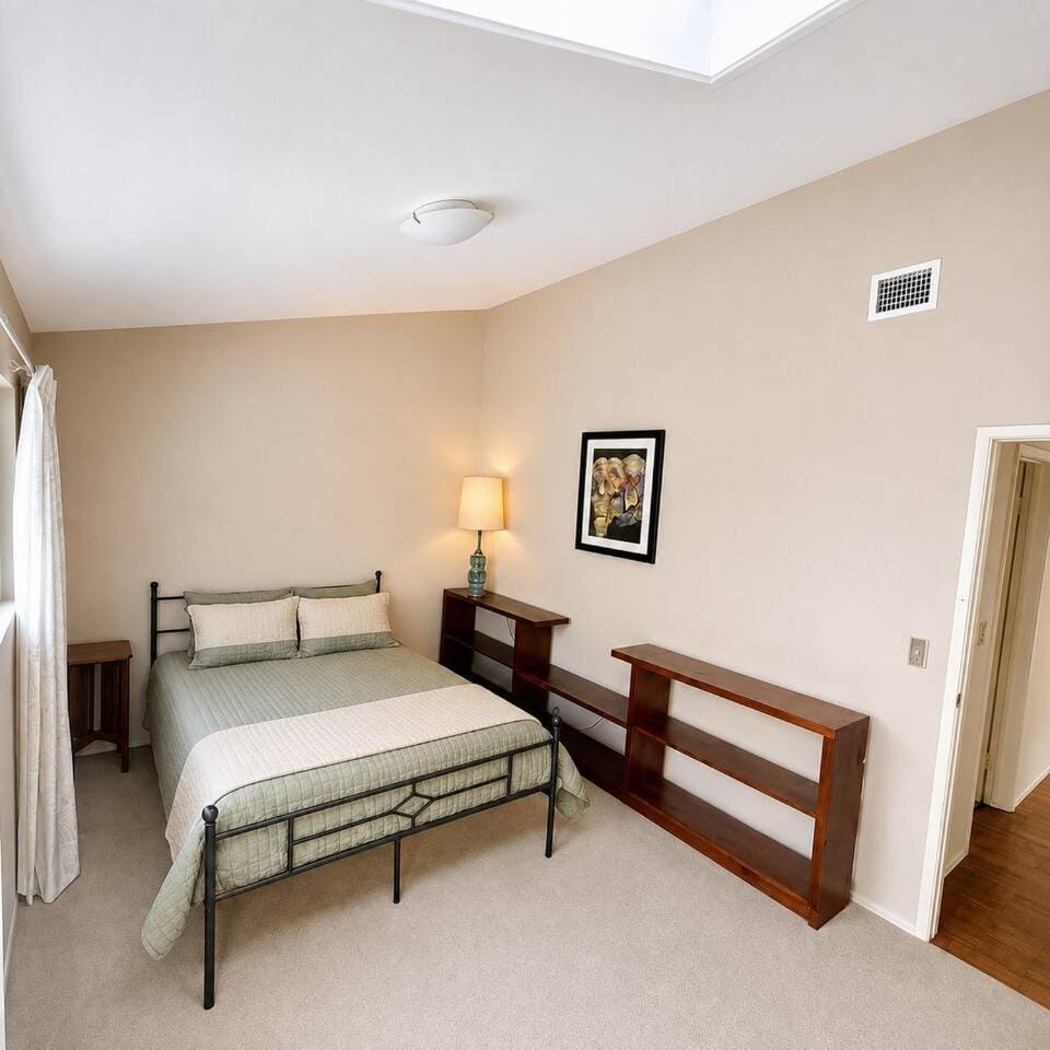 80's Member Only Speakeasy Estate - 5 BD - AC House in Pacific Beach