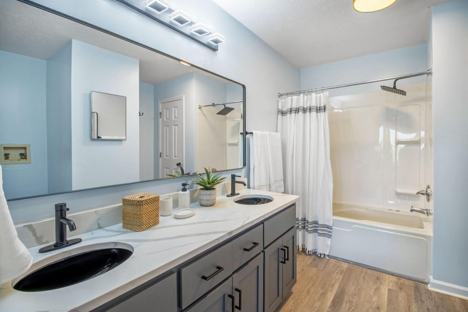 Shower, Bathroom, towels