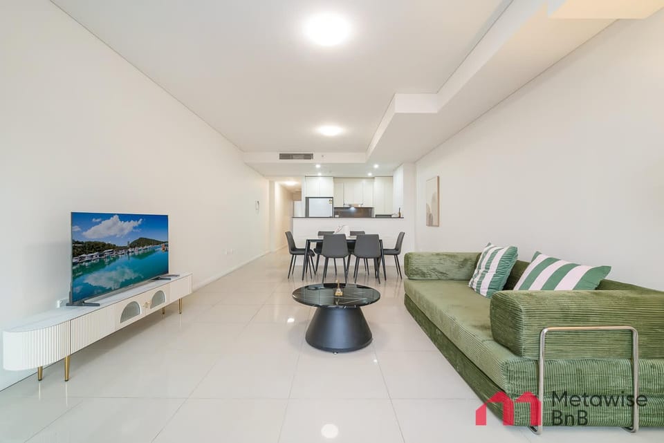 MetaWiseBnB 2BR Near Airport Parking Sleeps 6 Apartment in Mascot