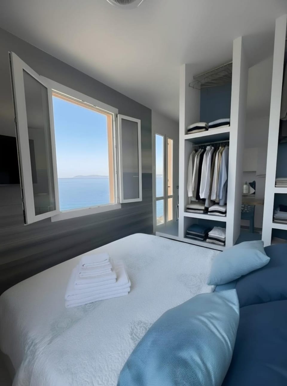 Bed, Bedroom, Sea view