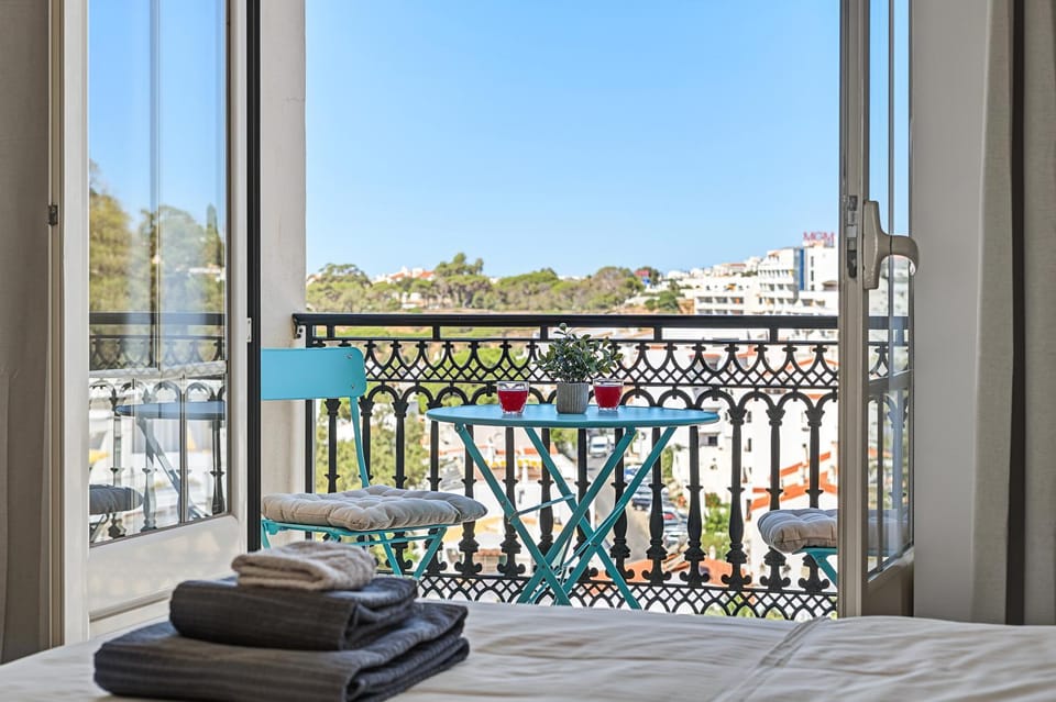 View (from property/room), Balcony/Terrace, City view