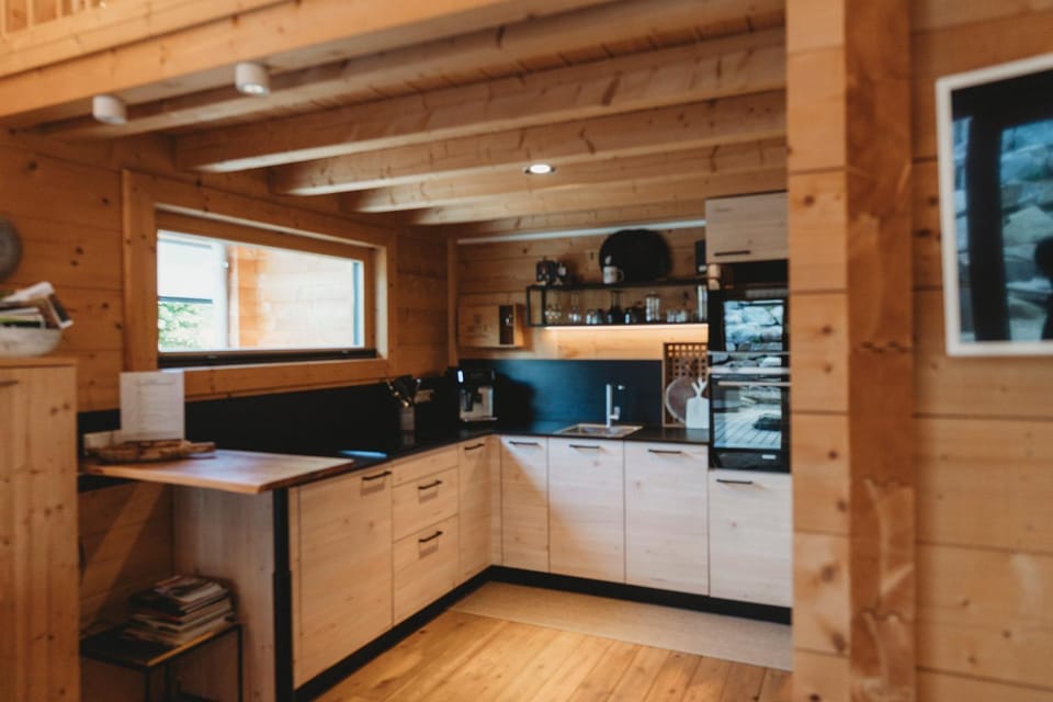 Kitchen or kitchenette, Living room