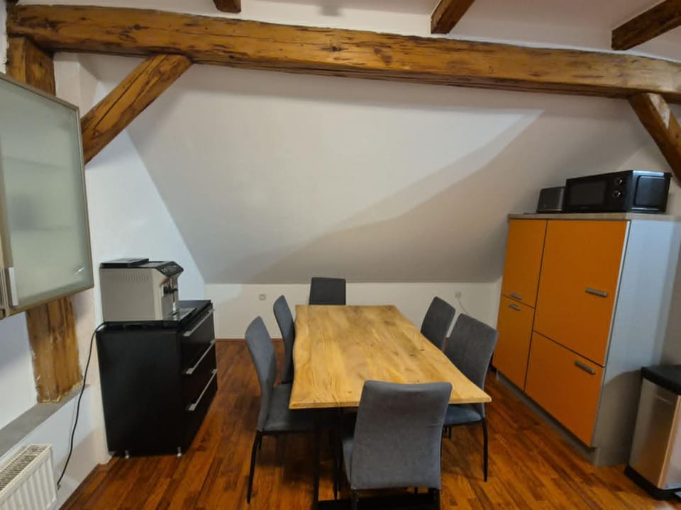 Seating area, Dining area