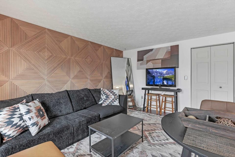 Cozy Reynoldsburg Escape Near Easton & Dwntn House in Ohio