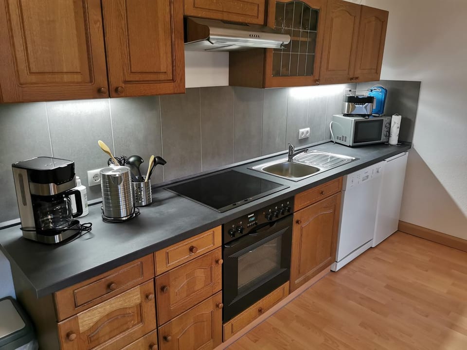 Kitchen or kitchenette, Living room