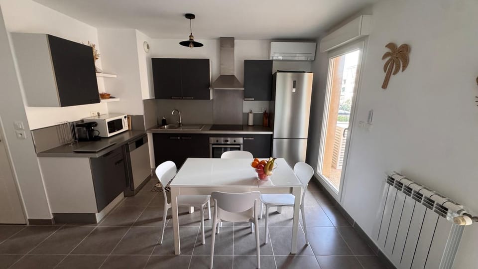 Kitchen or kitchenette, Dining area, dishwasher, oven, stove, toaster