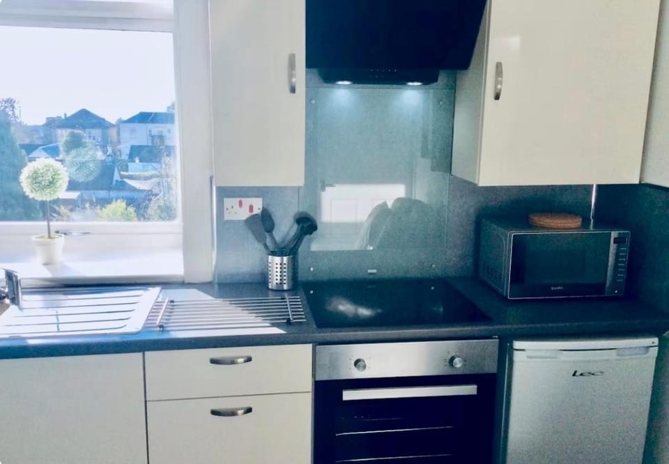 THE GRAND COWAL APARTMENT - Comfortable, Holiday Home in Dunoon, Argyll - Sleeps 2 guests - 1 Bedroom - 1 Bathroom House in Dunoon
