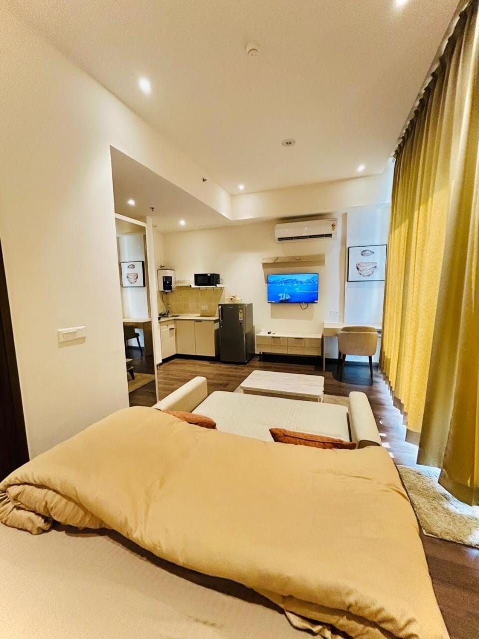 Oasis Modern Studio Near Yashobhoomi & Airport Apartment in Gurugram