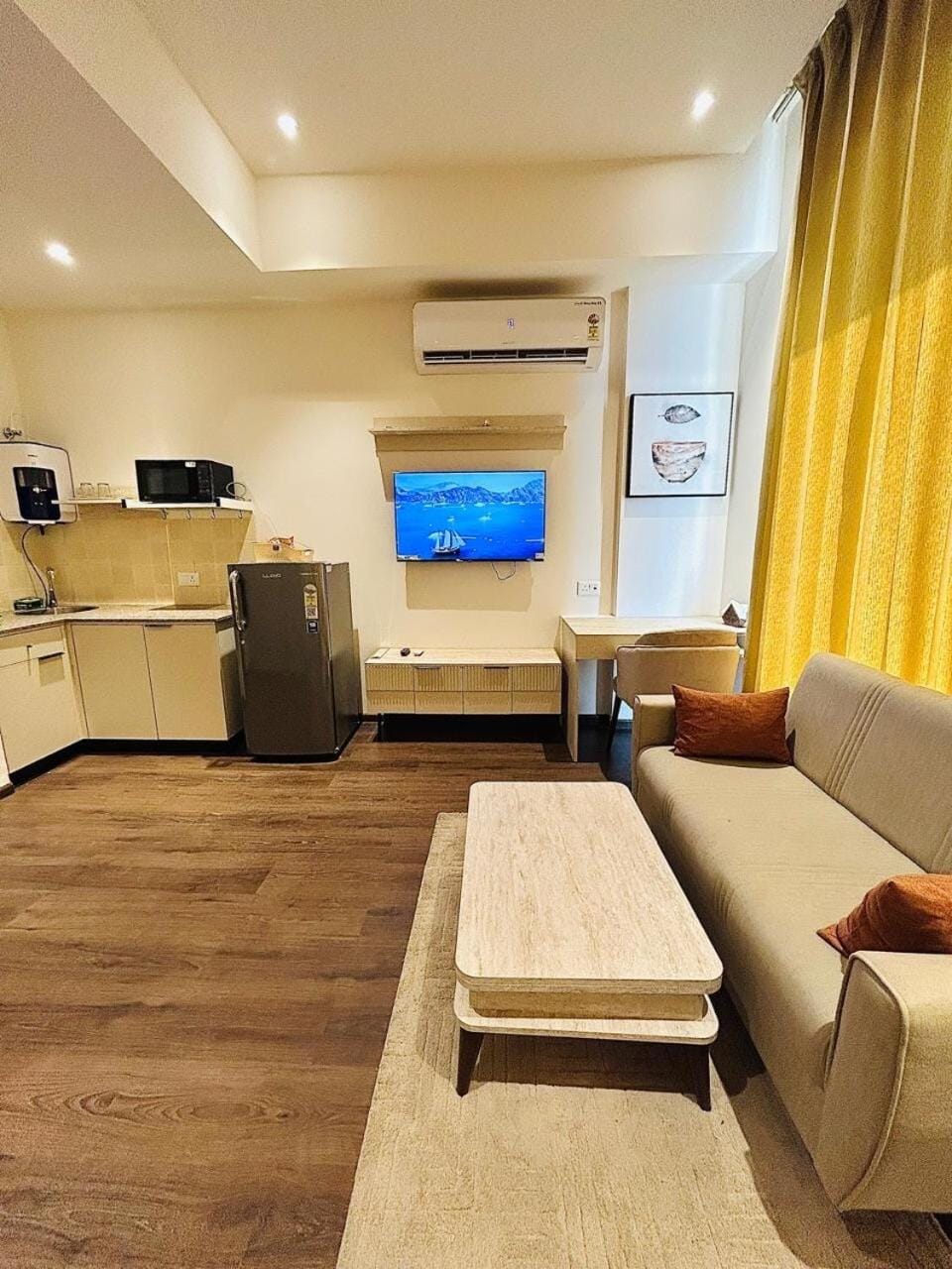 Oasis Modern Studio Near Yashobhoomi & Airport Apartment in Gurugram