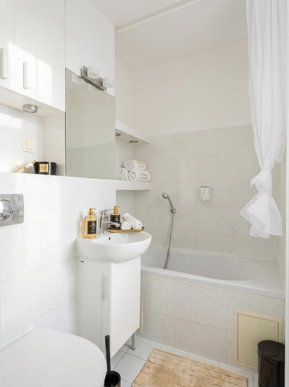 Shower, Bathroom, Bath, towels