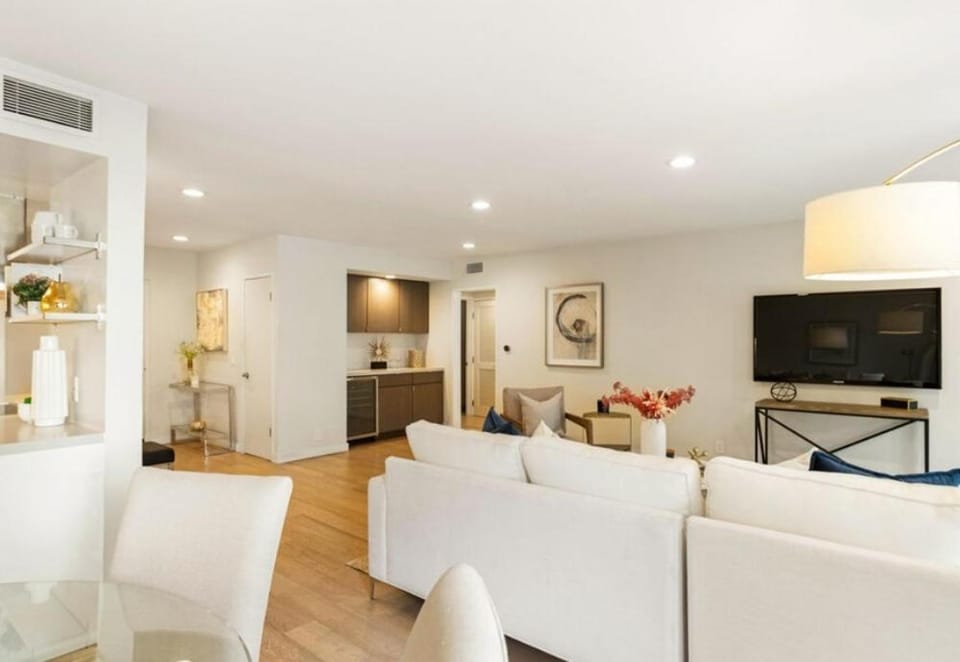 Spacious West Hollywood Two Bedroom with Balcony Apartment in West Hollywood