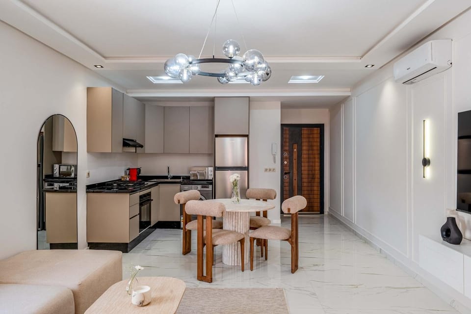Beautiful 2 BDR with Mountain View in Victor Hugo Apartment in Marrakesh