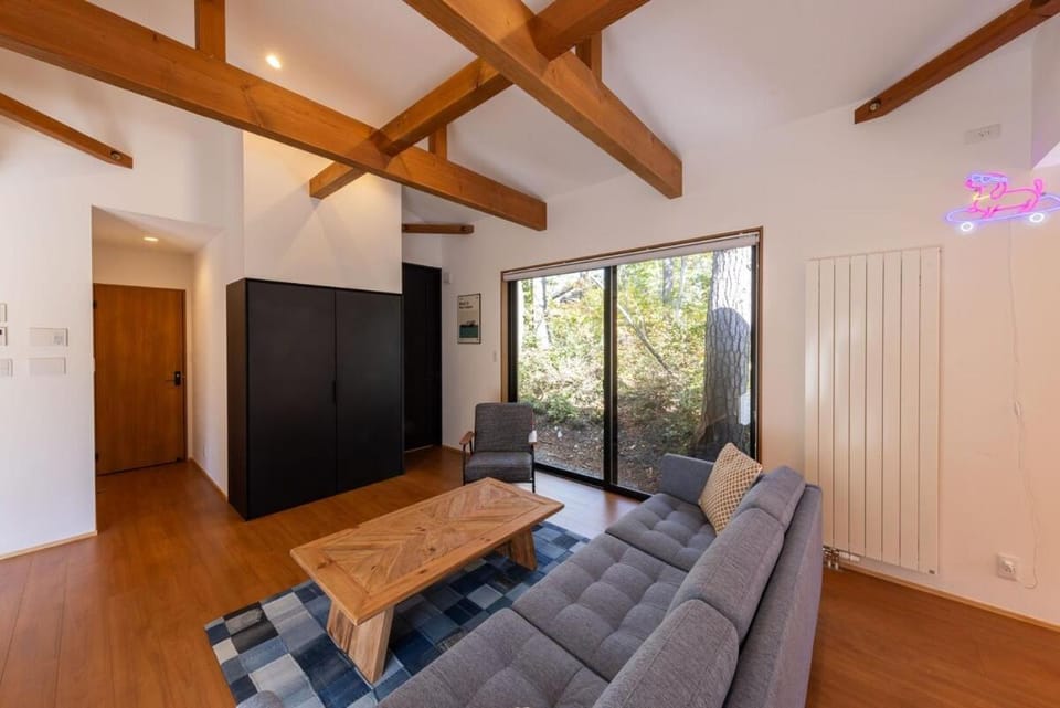 NEW Chalet Oinosu 5 Bedrooms 2 mins to ski resort House in Hakuba