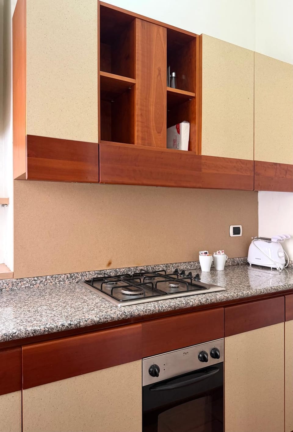 Kitchen or kitchenette, pet friendly, stove