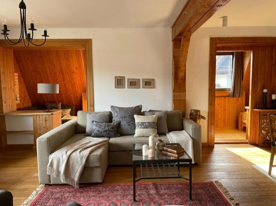 Bed, Kitchen or kitchenette, Living room, Photo of the whole room, Seating area, Dining area, Bedroom