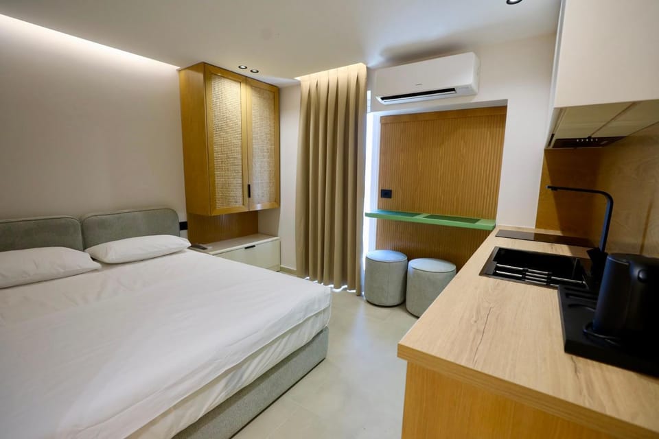Bed, Kitchen or kitchenette, Photo of the whole room, Bedroom, wardrobe