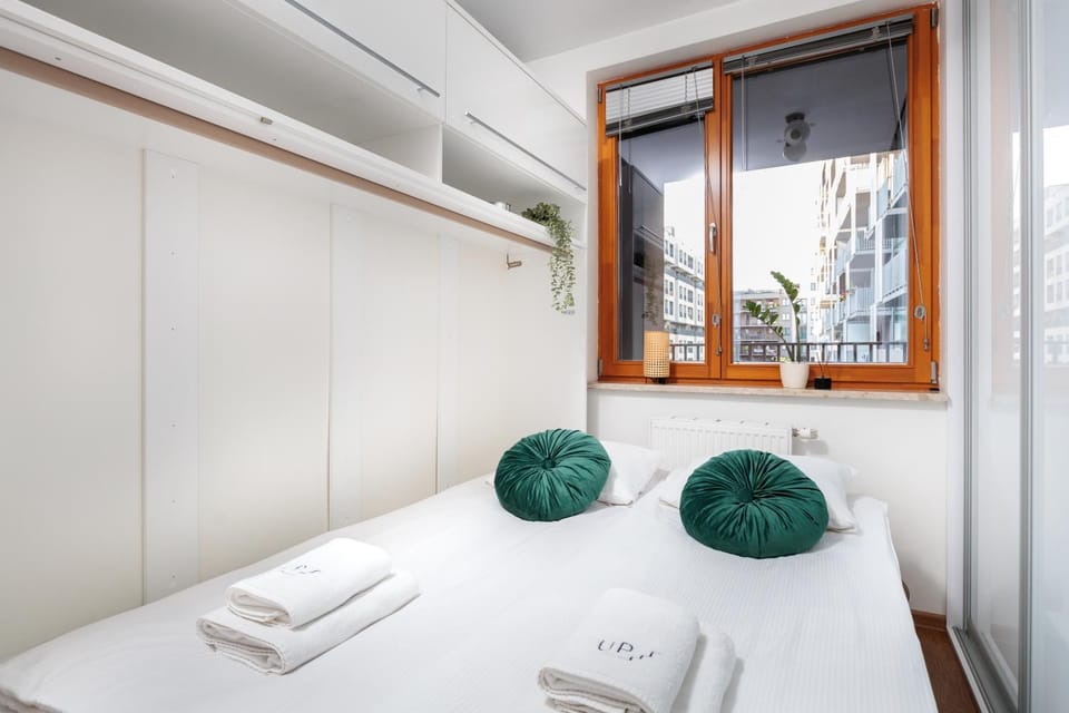 Bed, Photo of the whole room, Decorative detail, Bedroom, towels, wardrobe