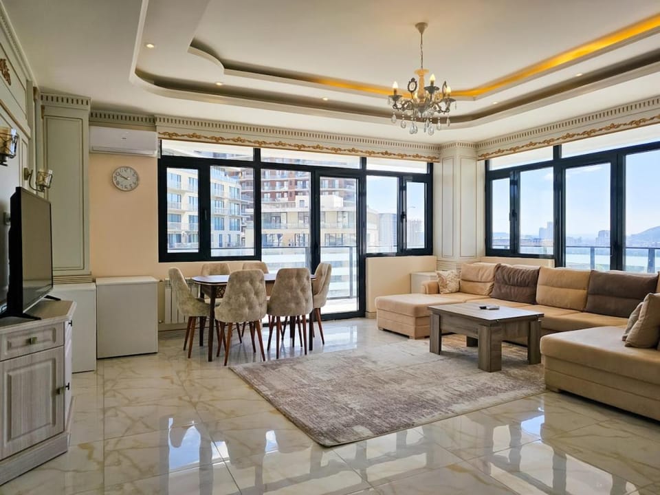 Luxury & Ample 1-Bedroom City-Center - Amazing Balcony - GreenHill Residence Apartment in Tbilisi, Georgia