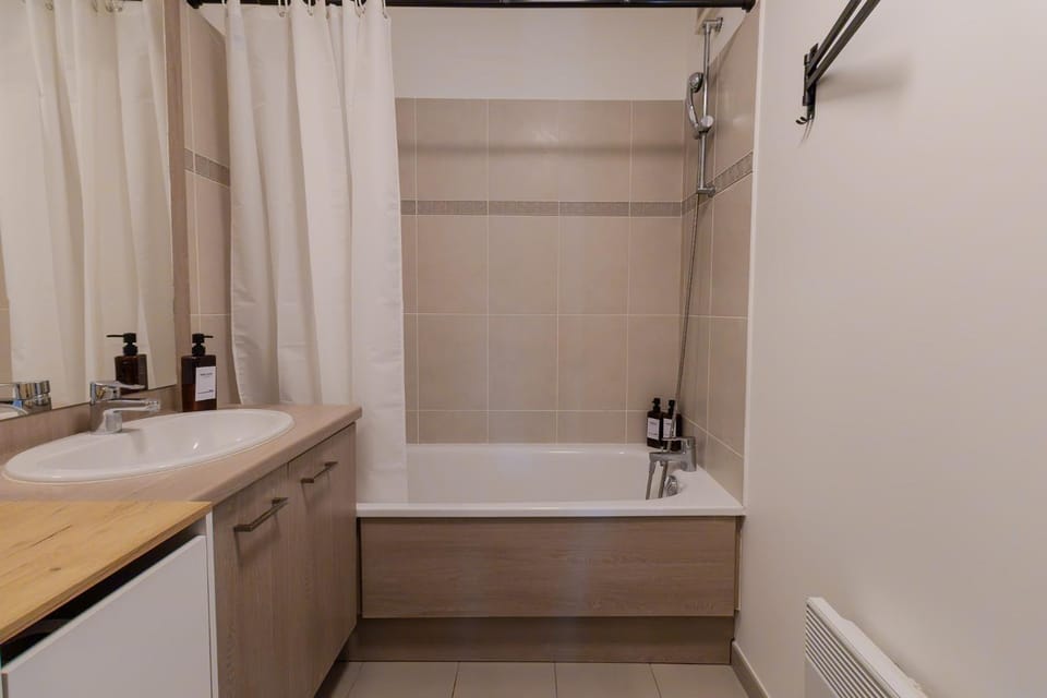 Bathroom, Bath