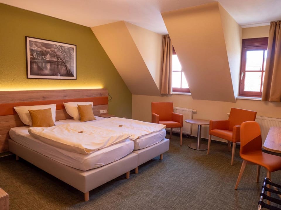 Photo of the whole room, Seating area, Bedroom
